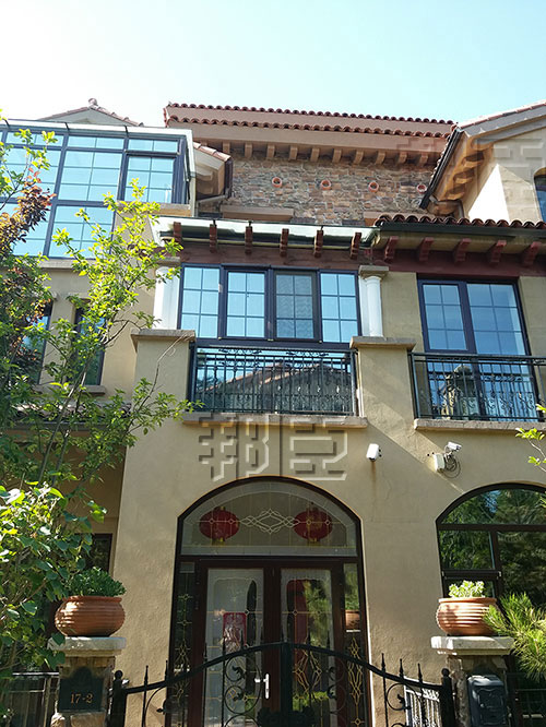 陽(yáng)光房隔熱選建筑隔熱膜好不好